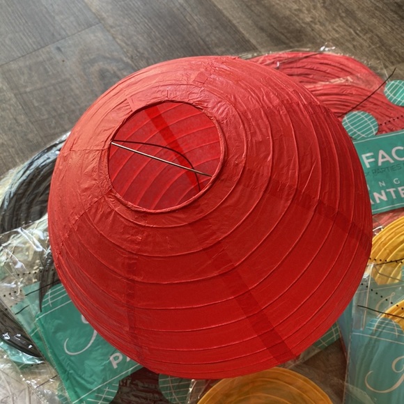 Hanging Paper Laterns - Picture 7 of 8